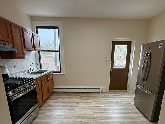 2nd image of 5129 Penn Ave Floor 3