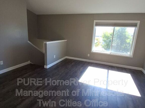 5th image of 5911 Excalibur Ct NW