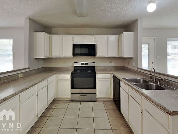 4th image of 3205 Meadowview Dr