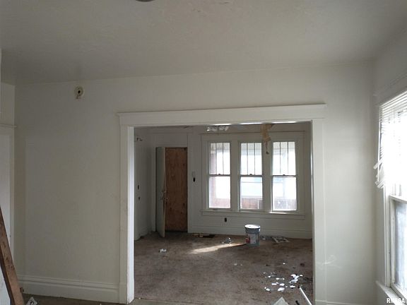 5th image of 3307 NE Madison Ave