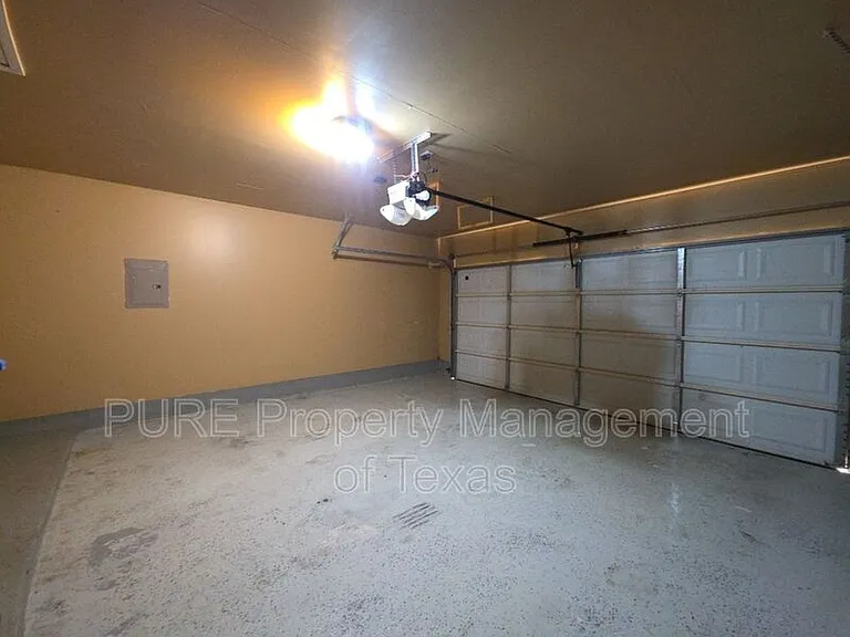 18401 Hees Ln — Photo 51