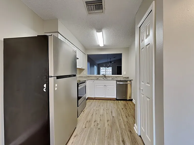 530 Scarlet Maple Ct — Photo 2