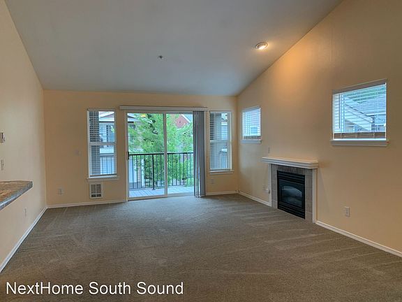 3rd image of 2162 Palisade Blvd