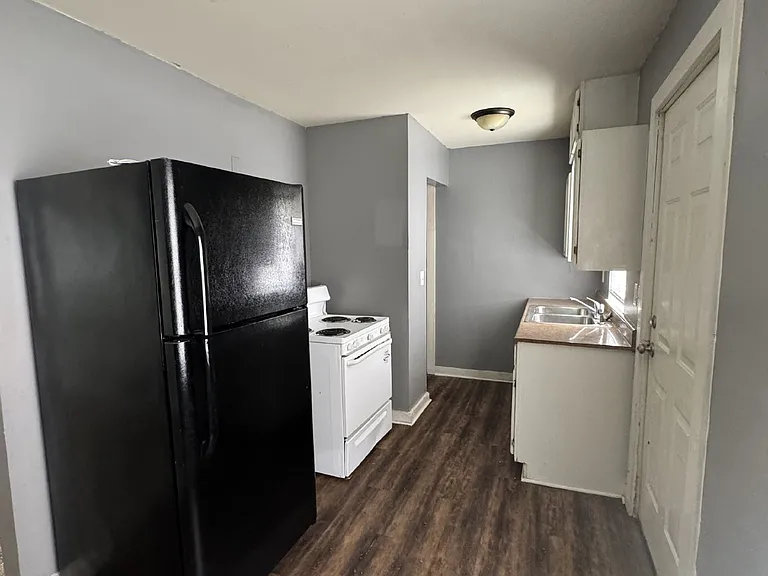 824 S Water St #2 — Photo 3