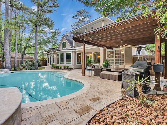 4th image of 131 W Slatestone Cir