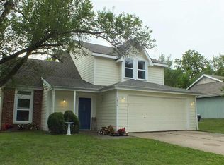 1816 Hampton St, Lawrence, KS 66046