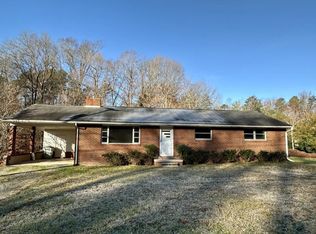 1640 Westchester Dr, High Point, NC 27262
