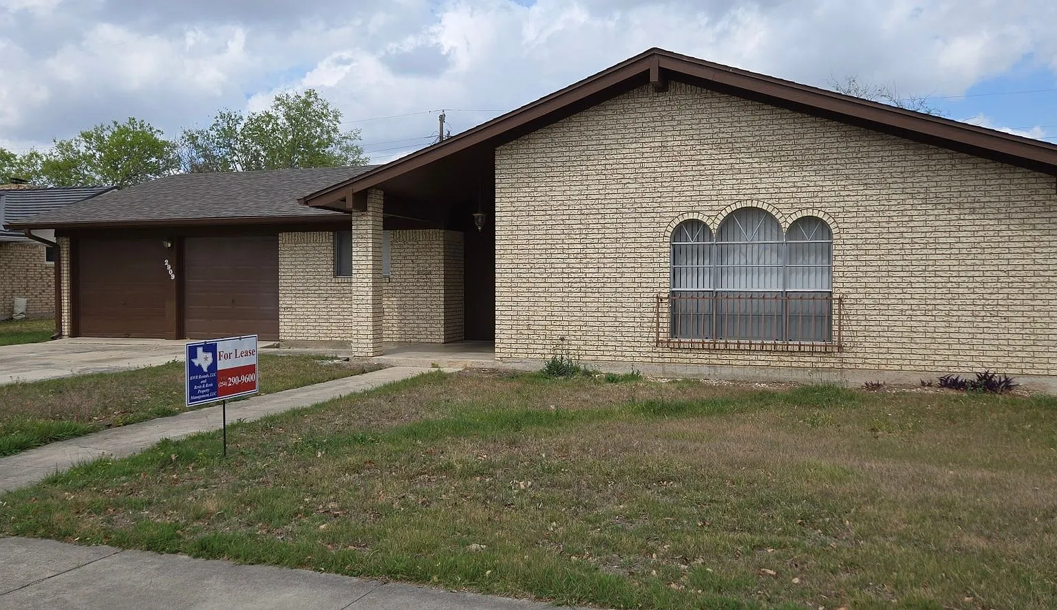 2909 Cypress Dr — Photo 1