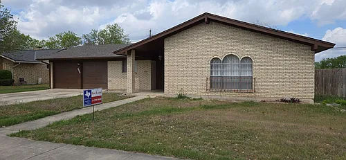 2909 Cypress Dr Photo 1