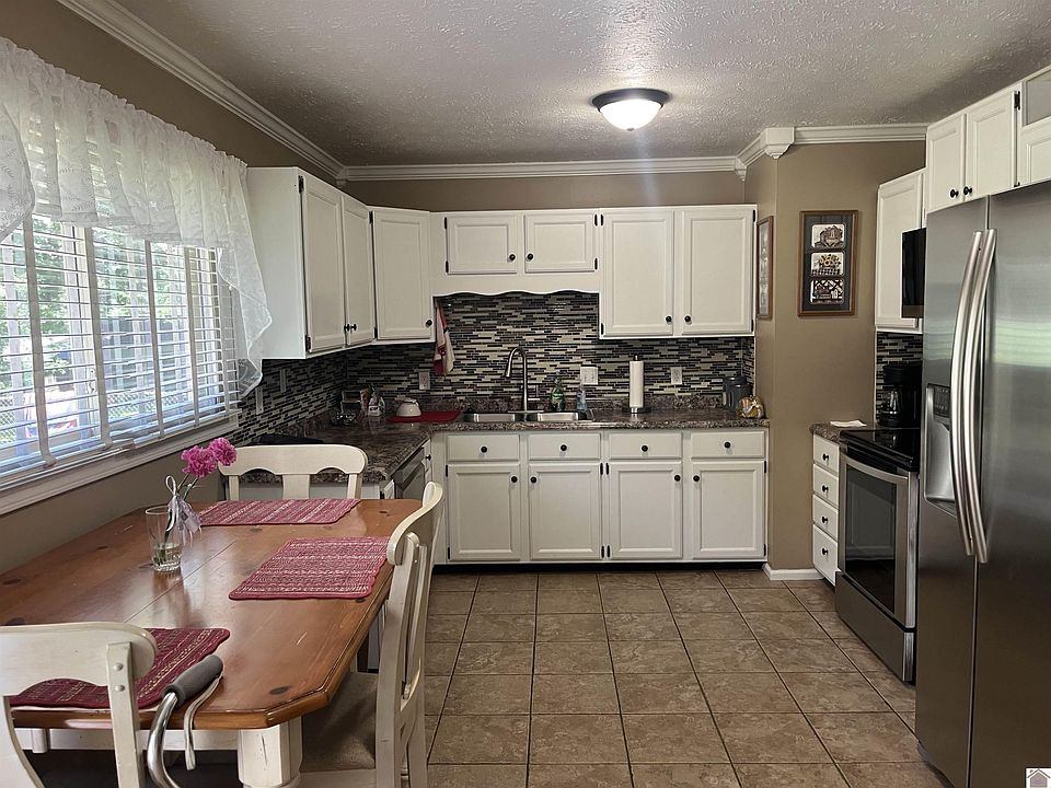 1st image of 435 Thorndale Rd