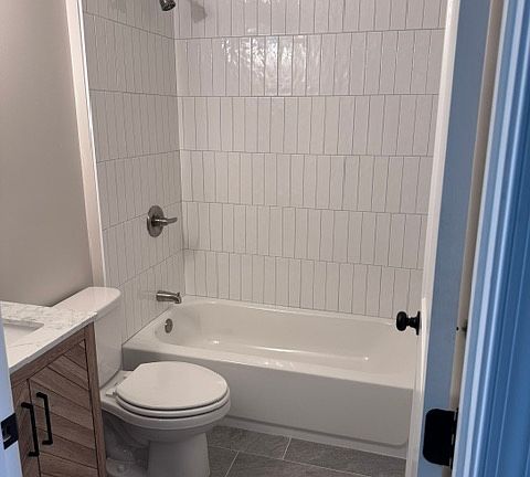 5th image of 1103 Hollins St