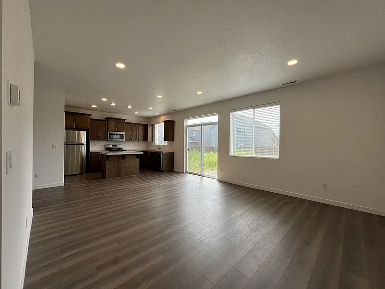 2095 S Heather St — Photo 16