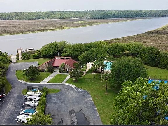 2nd image of 4616 Palm View Cir
