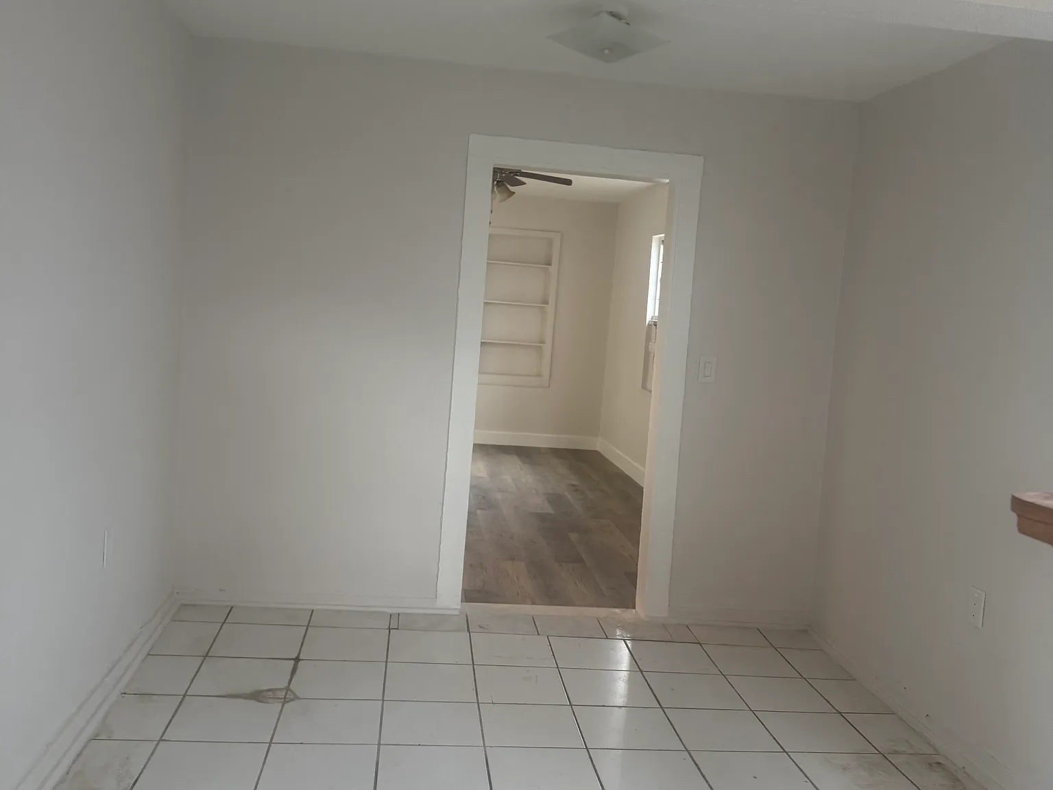 3 bed, 900 sqft, $2,200 — Photo 4