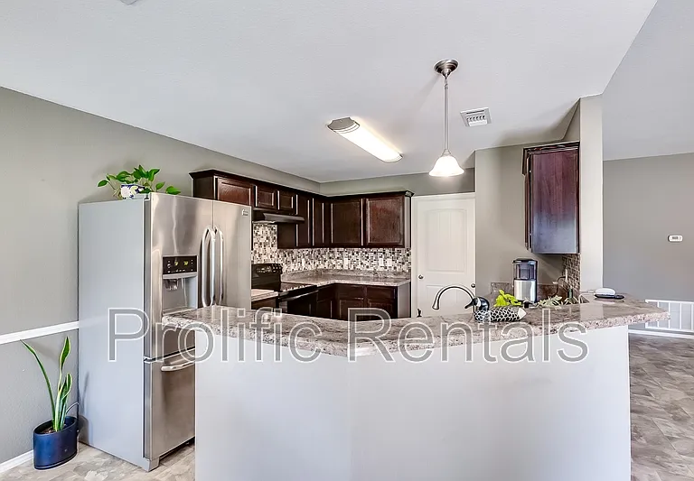 5102 Screaming Eagle Cir — Photo 12
