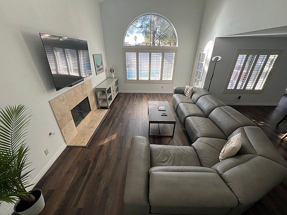 5th image of 9025 Crystal Glass Dr