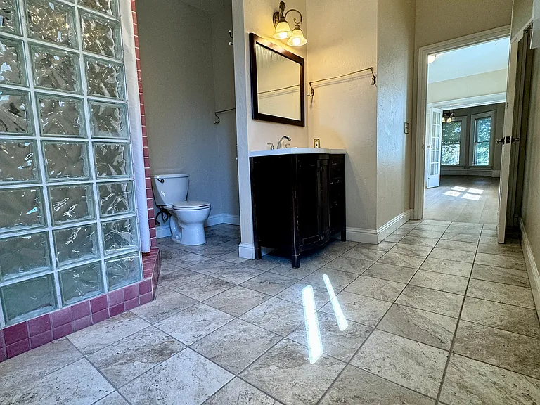1108 G St #MAIN HOUSE — Photo 16