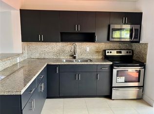 8245 NW 6th Ter APT 202, Miami, FL 33126