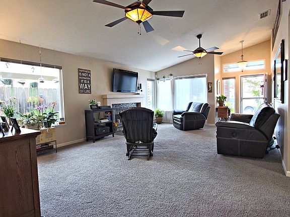 3rd image of 6419 Shasta Creek Way