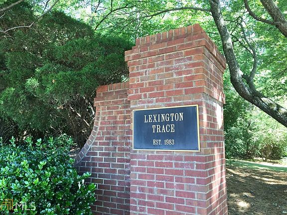 2nd image of 2939 Lexington Trace Dr SE