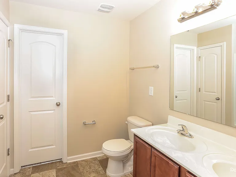 232 Valerie Dr — Photo 13