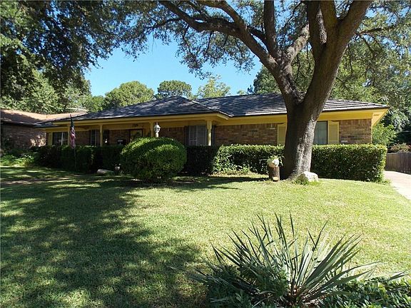3rd image of 7329 Vanessa Dr