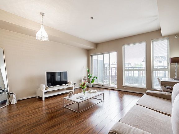 3rd image of 4099 Stolberg St #161