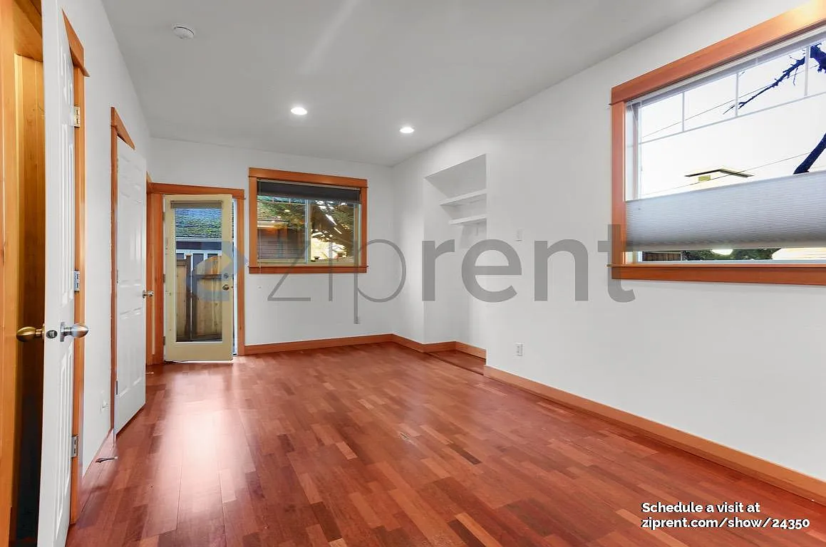 2 bed, 1.5 bath, 830 sqft, $2,700 — Photo 3