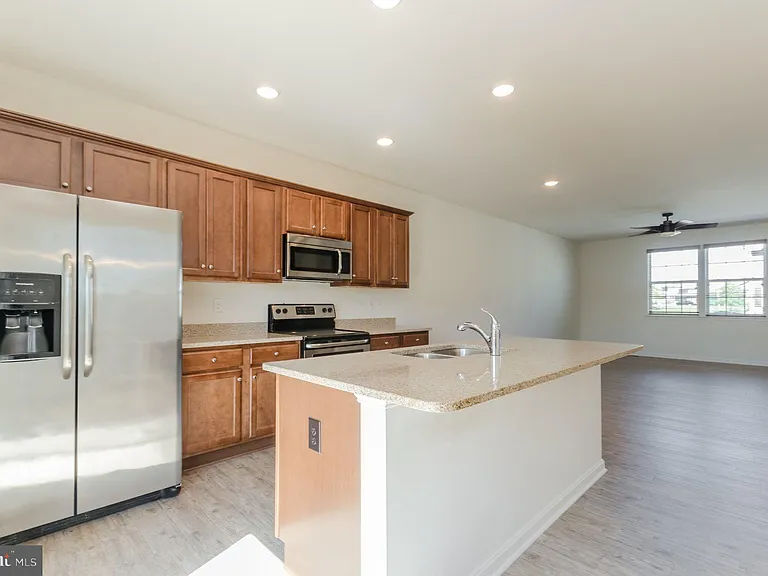 172 Drexel Ct — Photo 21