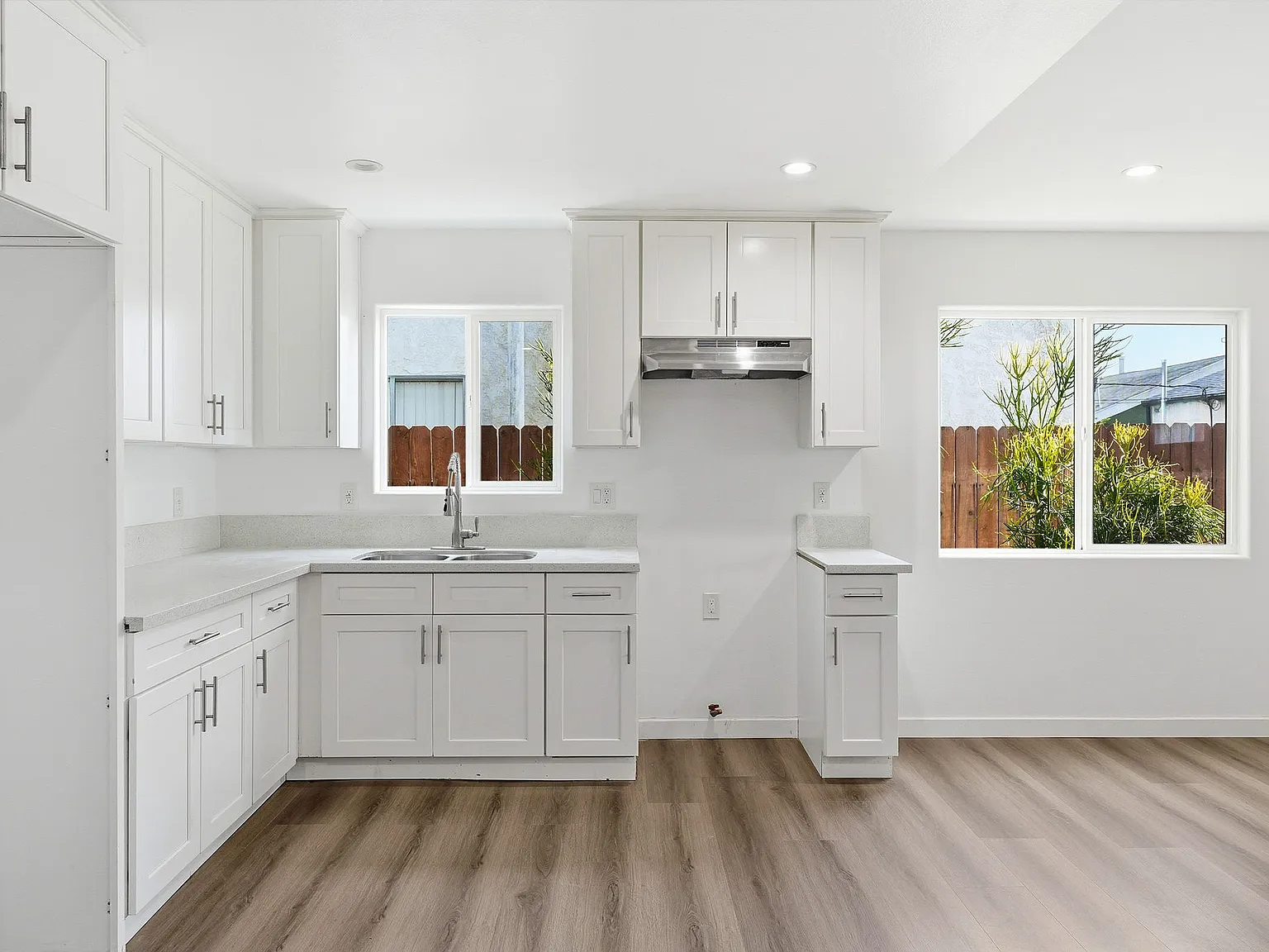 5 bed, $3,950 — Photo 2