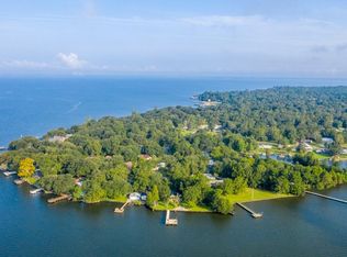 710 Hildebrand Dr, Bonneau, SC 29431