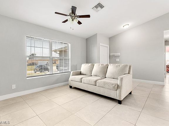 3rd image of 1700 NE 7th Place Cpe