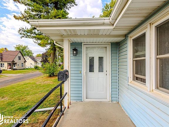 5th image of 411 College Hill Ave