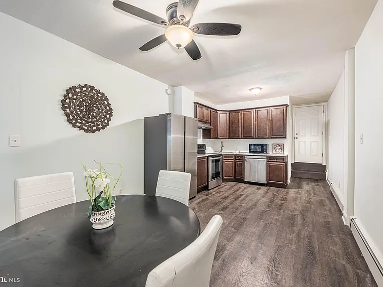 204 N Port St — Photo 5