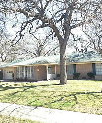 2nd image of 624 Hartin Cir