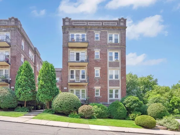 116 Longhill St #2A, Springfield, MA 01108