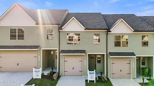 1807 Bennett Village Dr Photo 1