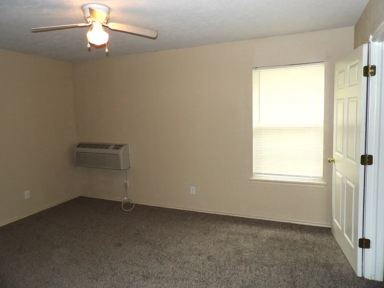 2416 SW G Ave #207 — Photo 7