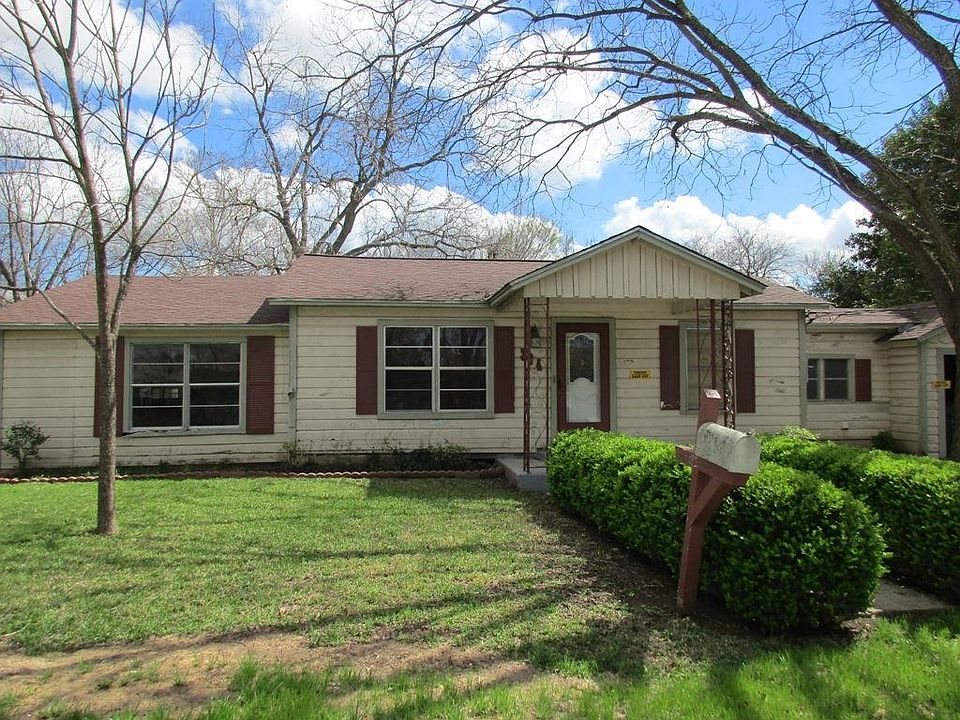 1st image of 304 Linda Dr
