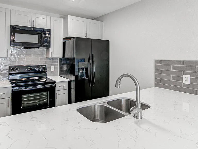 1603 Dale Cv — Photo 9