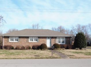 512 Holiday Park Dr, Hopkinsville, KY 42240