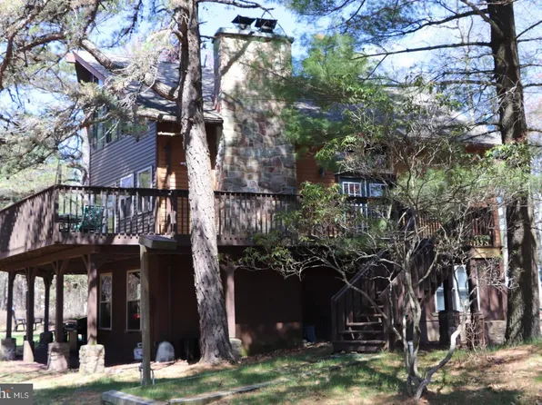 20 Birch St, Lake Harmony, PA 18624