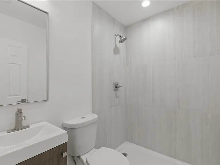 4521 S Hermitage Ave #1R — Photo 9