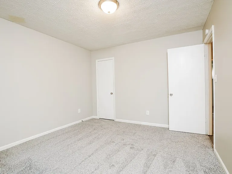 882 Stormy Ln — Photo 13
