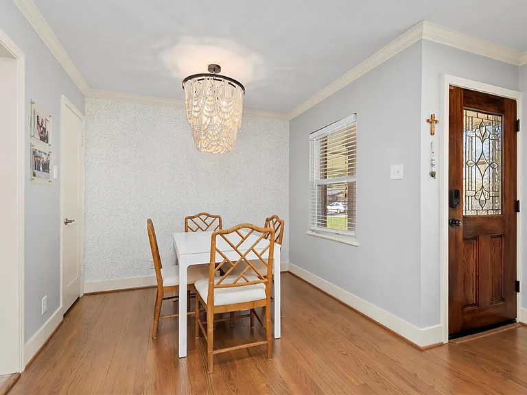 2023 Woodcrest Dr — Photo 9