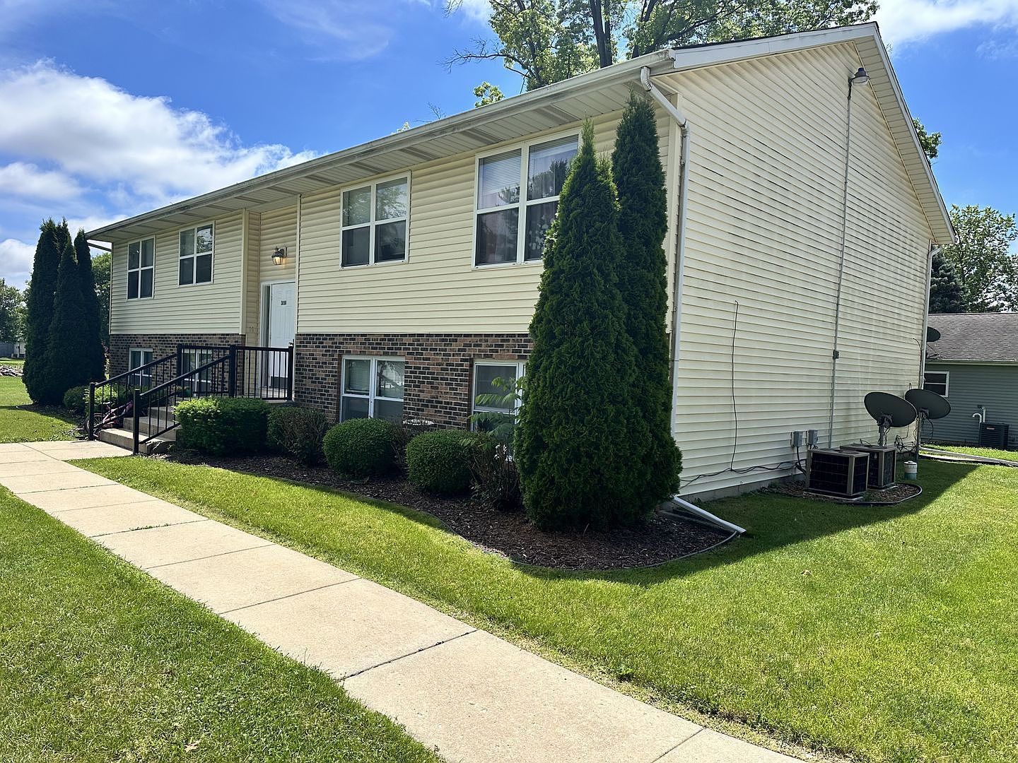 309 S Kouts St APT B1, Kouts, IN 46347 Zillow