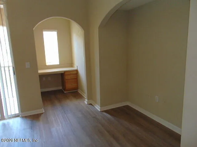 3 bed, 2.0 bath, 1397 sqft, $1,800 — Photo 2