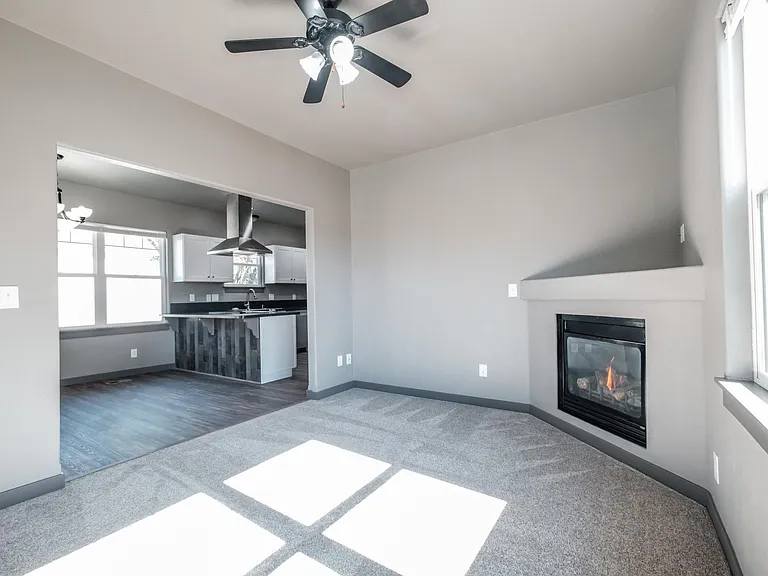 380 24th St NE — Photo 13