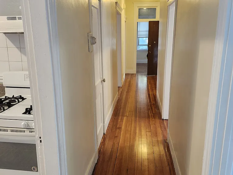 35 Havelock St #3 — Photo 5