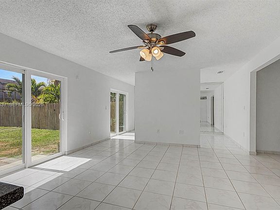 3rd image of 11932 SW 273rd St